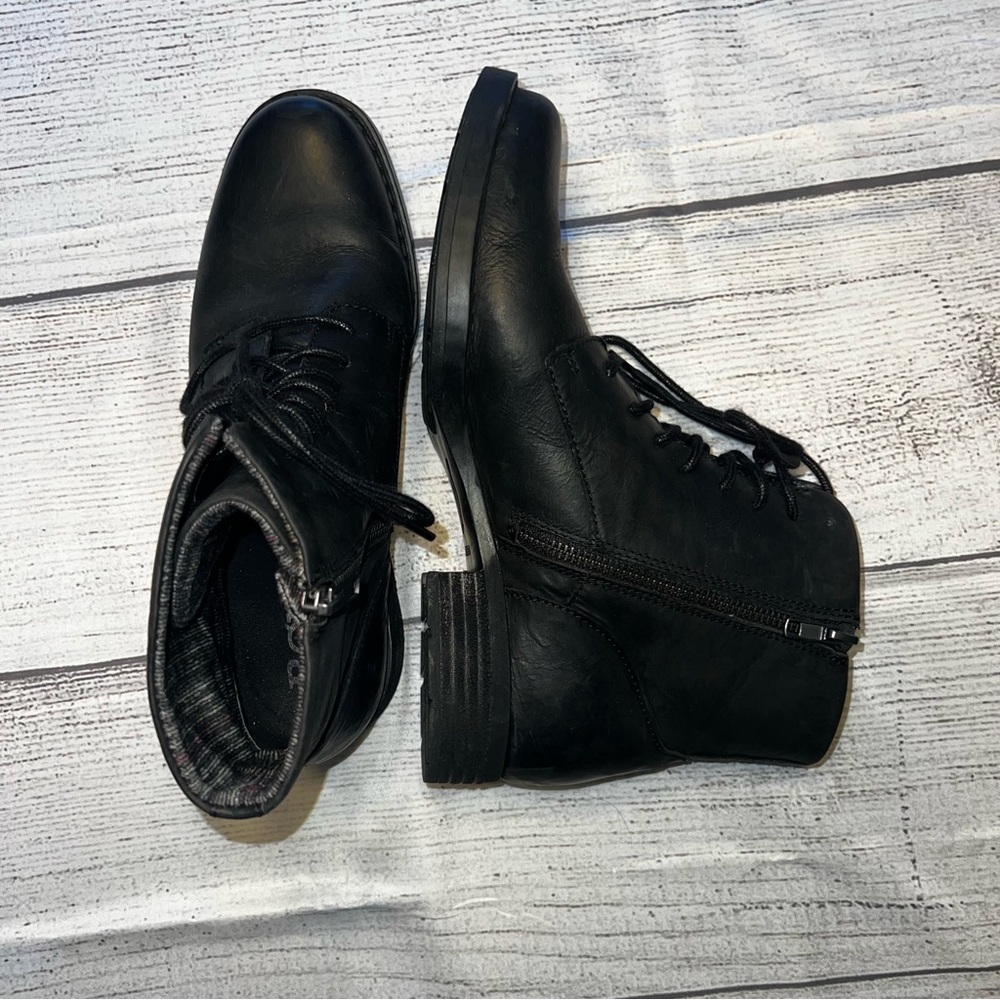 Born Zip Up Bootie - Picture 2 of 4